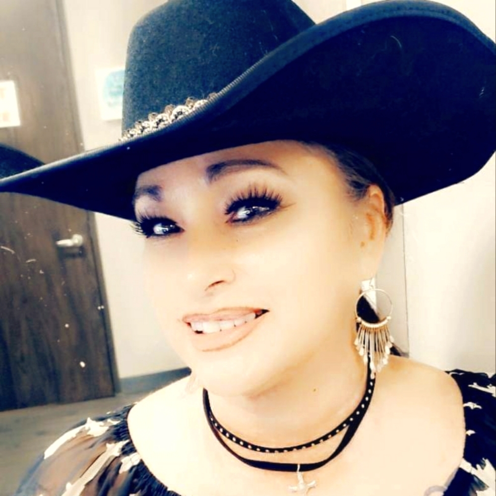 Meet your Posher, Angela